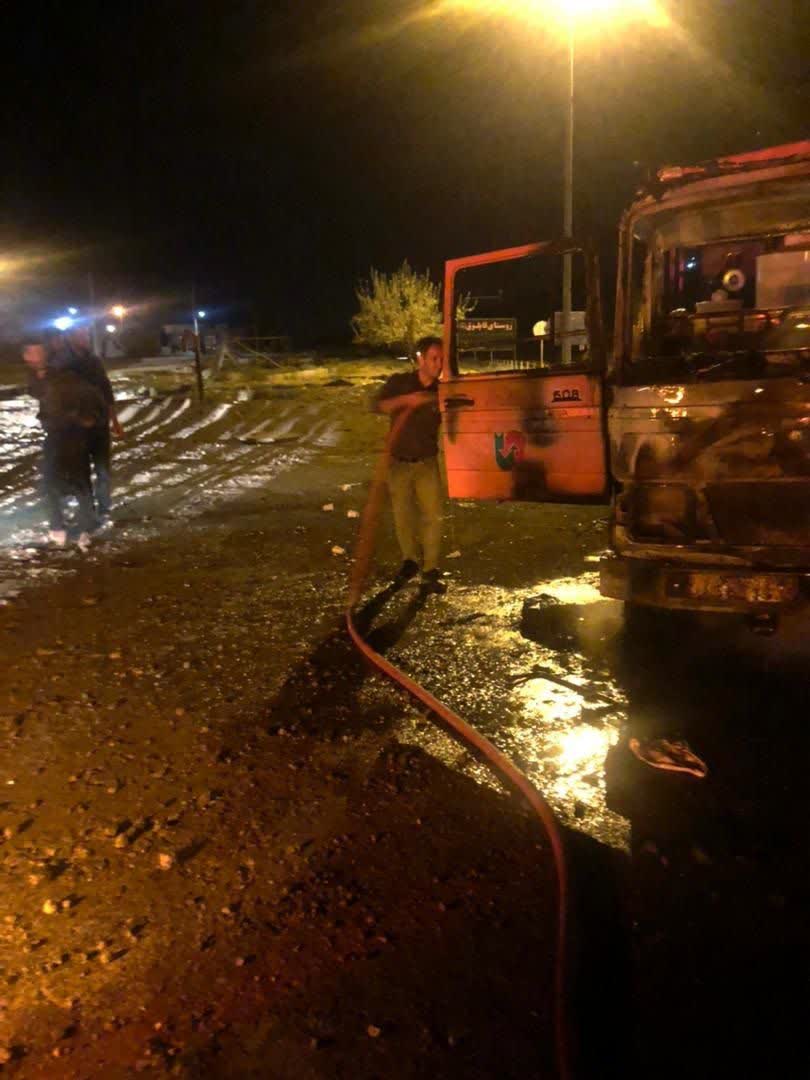 امدادرسانی آتش نشان خویی در حادثه حریق خودرو در جاده تبریز_ماکو
