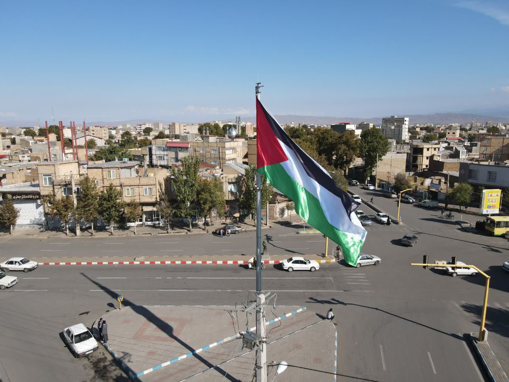 پرچم فلسطین در میدان امام حسین (ع) خوی برافراشته شد