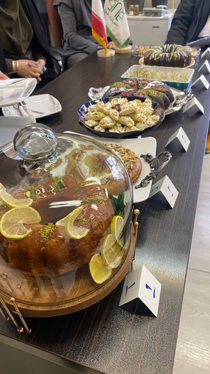 برگزاری مسابقه شیرینی پزی در خانه محله شهرداری خوی