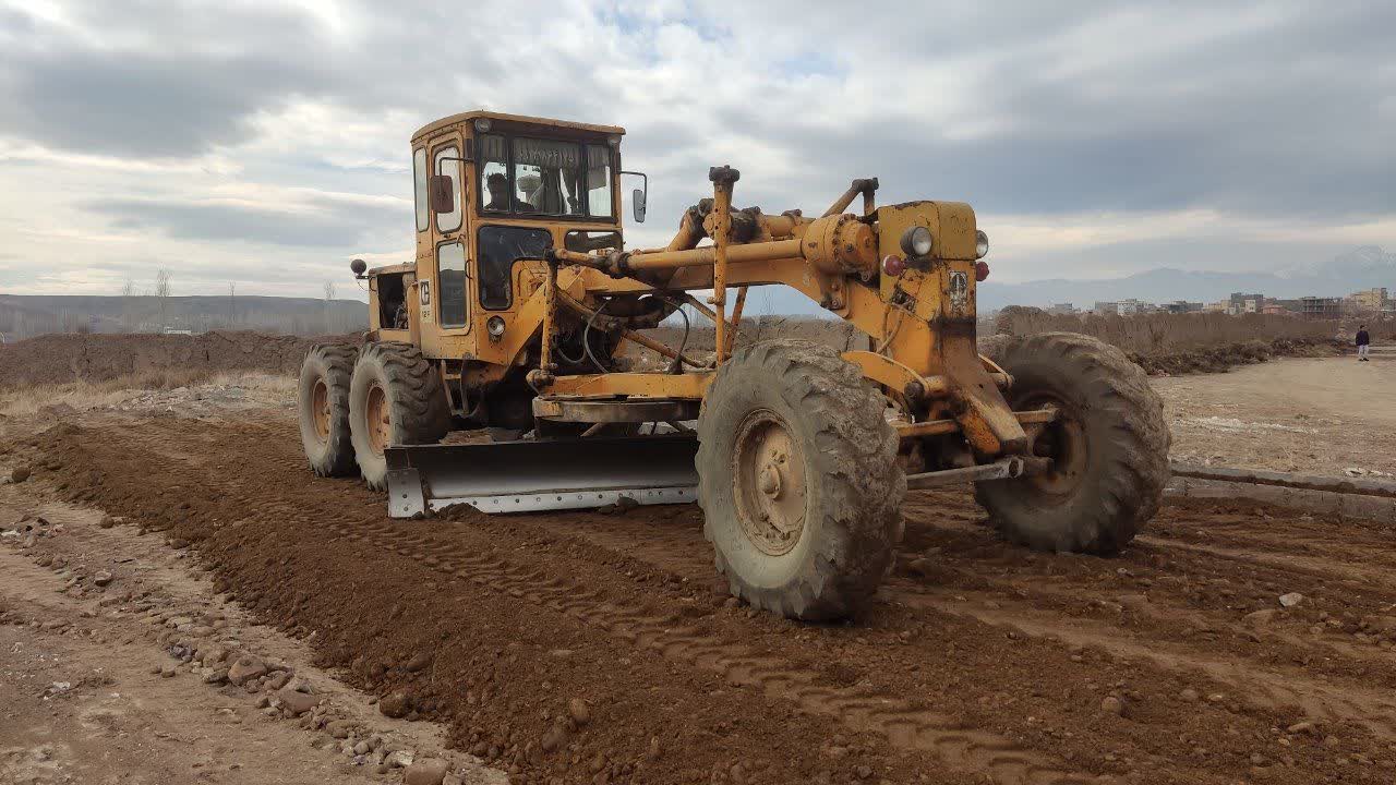 استمرار عملیات زیرسازی و آماده سازی انتهای جنوبی کوچه شهید سعیدی